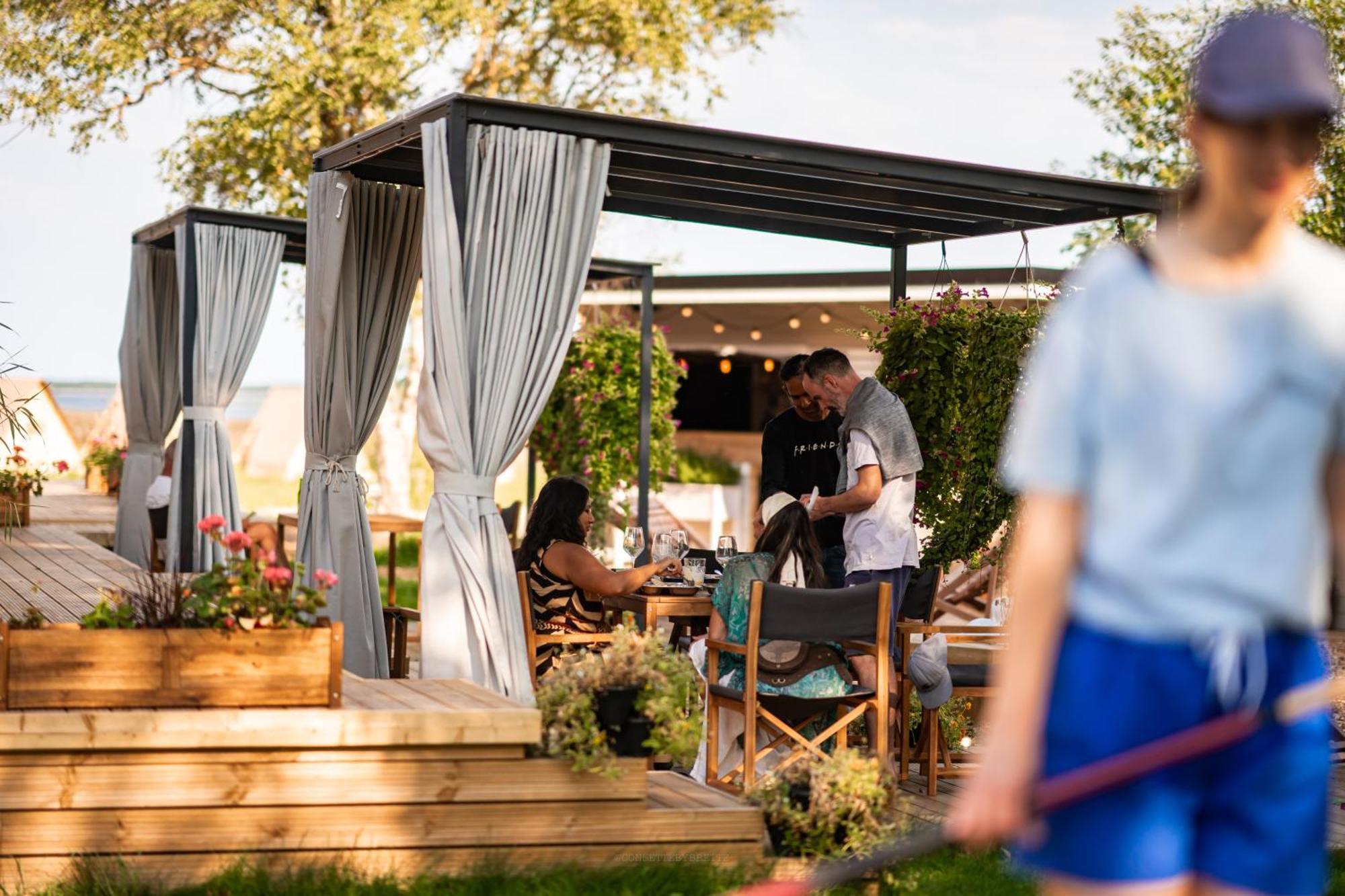 Mia Glamping Hotell Orissaare Eksteriør bilde