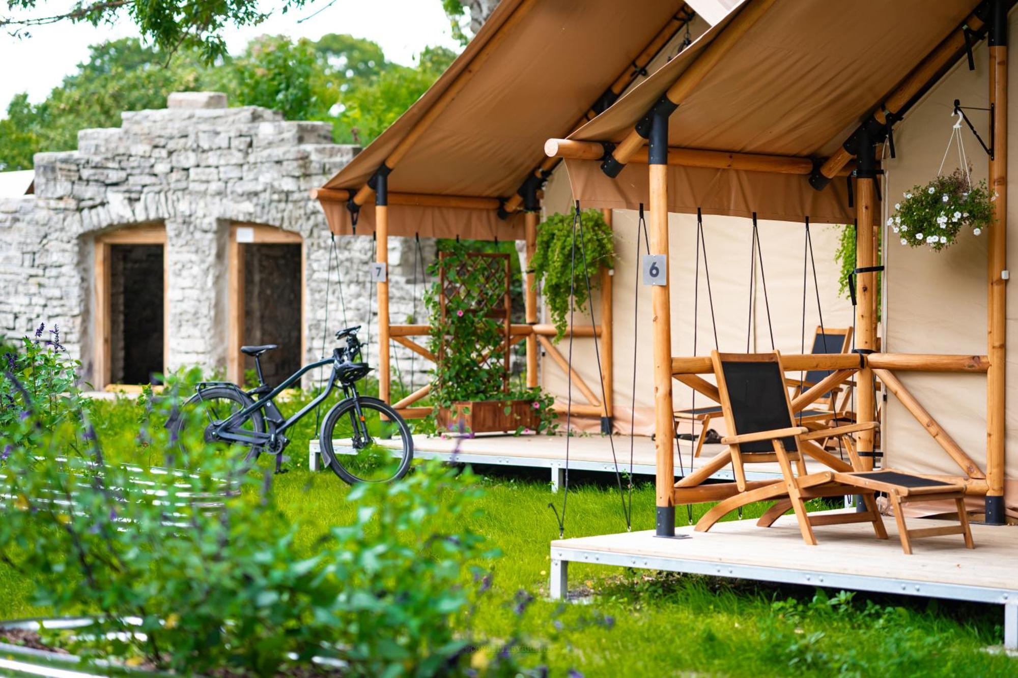 Mia Glamping Hotell Orissaare Eksteriør bilde