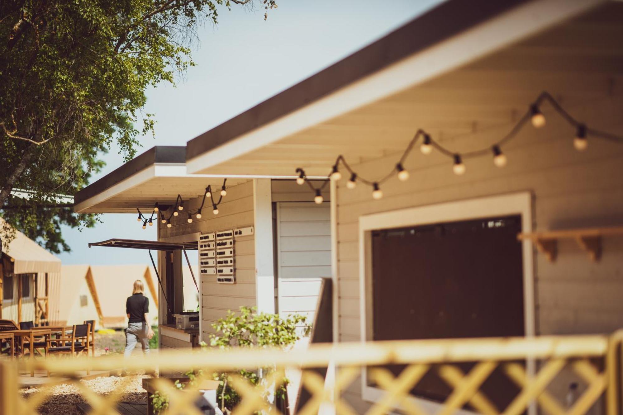 Mia Glamping Hotell Orissaare Eksteriør bilde