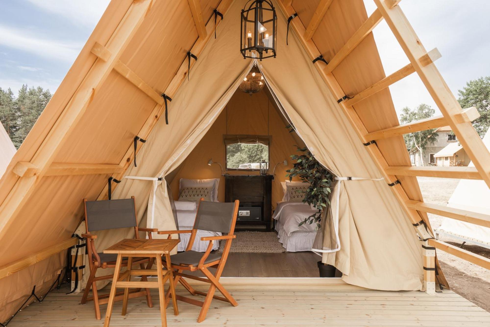 Mia Glamping Hotell Orissaare Eksteriør bilde